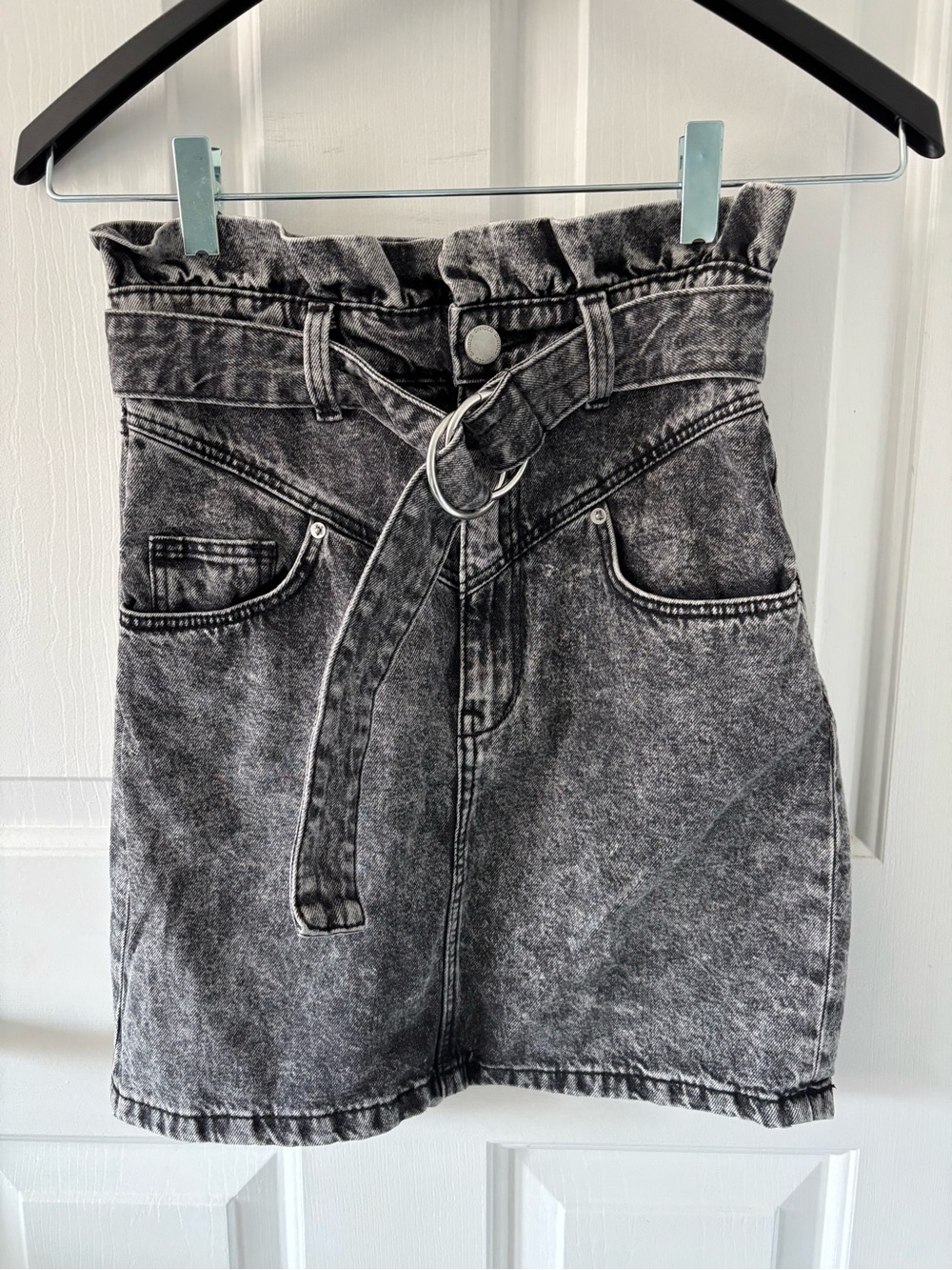 2/$15 H&M Acid Wash Black Paperbag 100% Cotton Denim Skirt with Belt Size 2